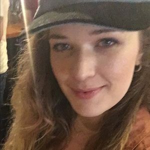 Meet your Posher, Caitlin